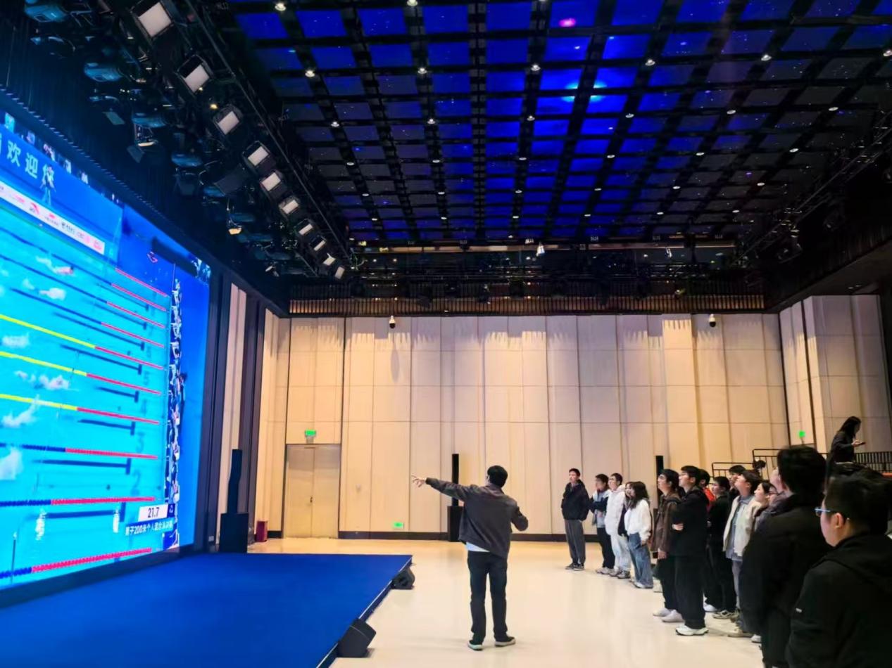 科技赋能研学 党建引领成长——人工智能学部研究生党员赴国际传媒港开展沉浸式实践 科技赋能研学 党建引领成长——人工智能学部研究生党员赴国际传媒港开展沉浸式实践